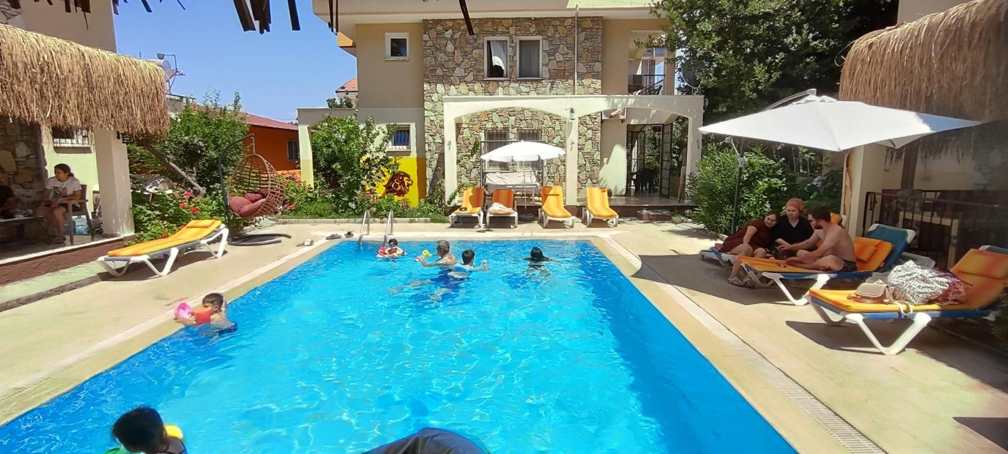 çileks Apart Otel *